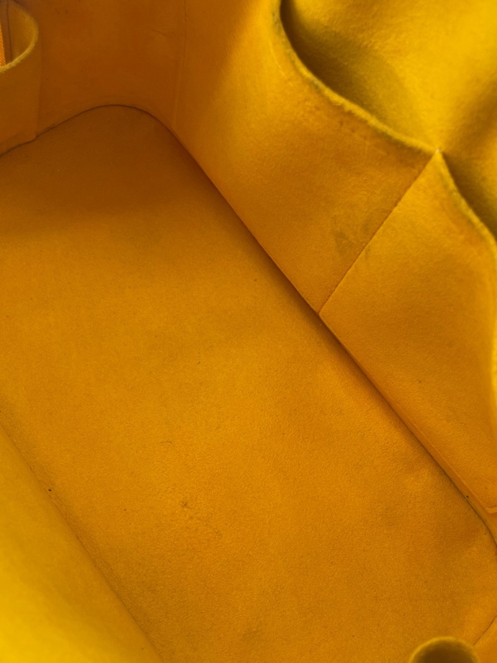 Louis Vuitton Alma Epi Leather - Picture 11 of 14